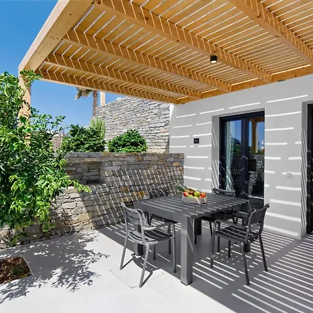 Angiemar Paros * Agia Irini (Paros)